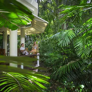 **** Resort Island Australia